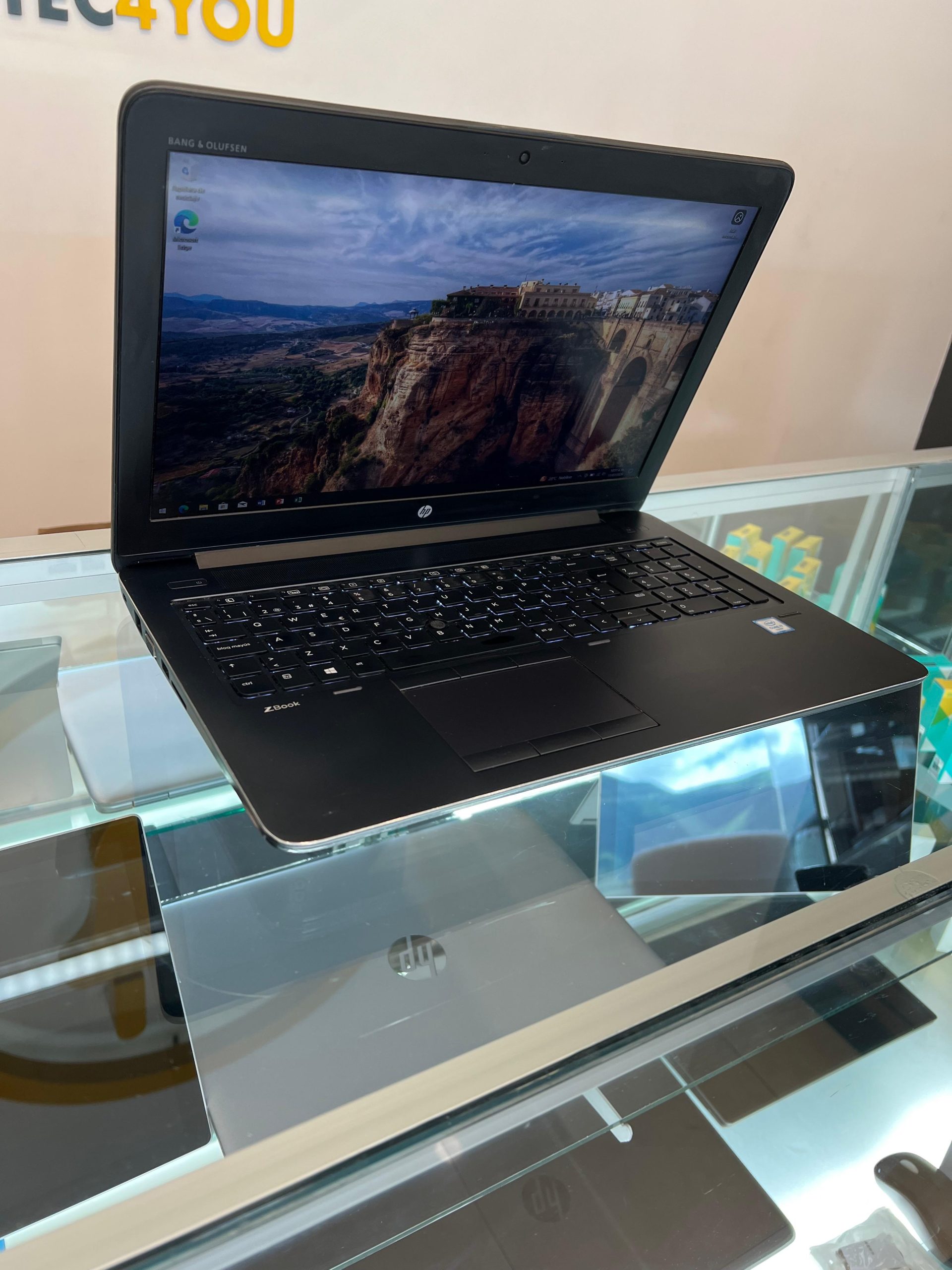 Laptop Hp ZBook 15 G3 Nvidia Core i7 - Image 4