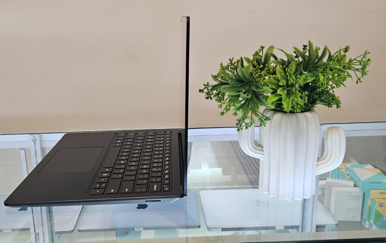 Microsoft Surface Laptop 5, Pantalla de 13.8 Pulgadas, 12va Generacion - Image 4