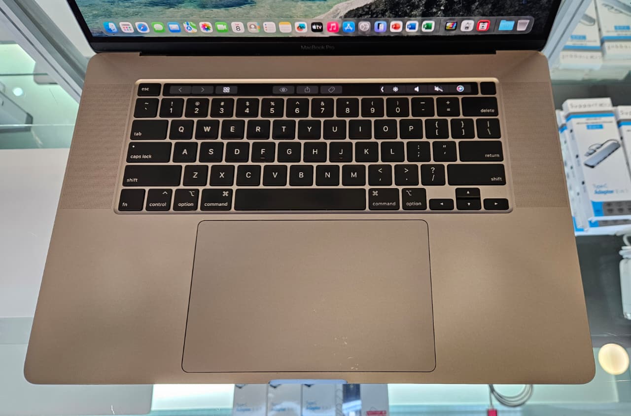MacBook Pro 2019 16 Pulgadas - Image 4
