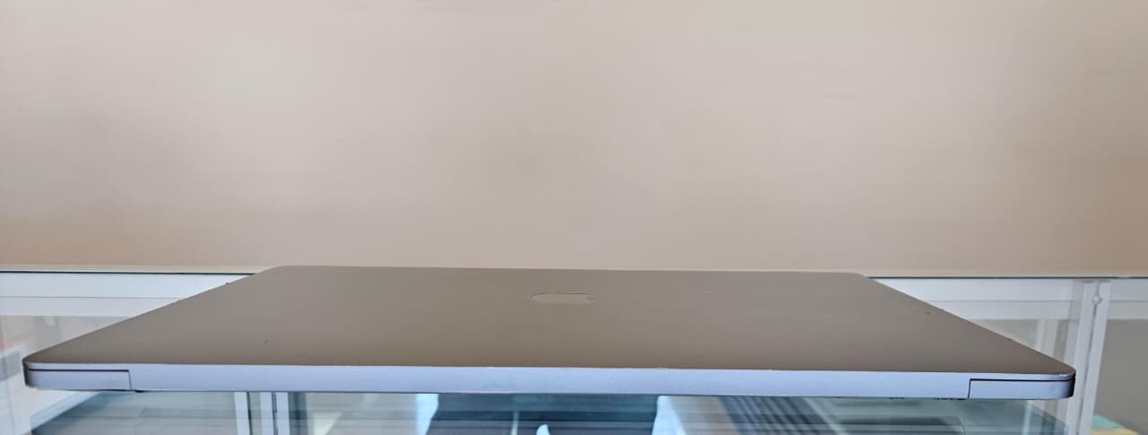 MacBook Pro 2019 16 Pulgadas - Image 3