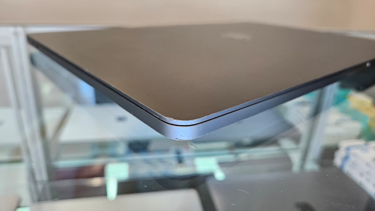 MacBook Pro 2019 16 Pulgadas - Image 2